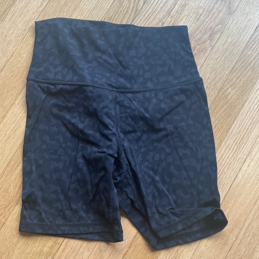 Acta wear black leopard shorts M